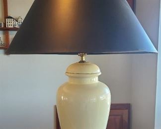 Oriental base table lamp