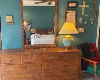 Artefacts style by Henredon chest of drawers w/mirror
