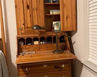#3	Thomasville knotty pine Secatury with 3 drawers, 2 doors, 2 shelve flip down front 37x18-21x80	 $275.00 			
(located in Fleming farms retirement house) apointment to pick up. 