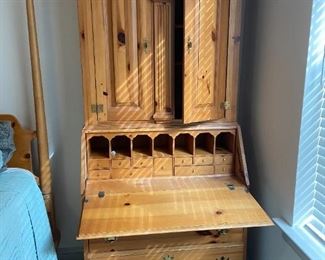 #3	Thomasville knotty pine Secatury with 3 drawers, 2 doors, 2 shelve flip down front 37x18-21x80	 $275.00 			
(located in Fleming farms retirement house) apointment to pick up. 