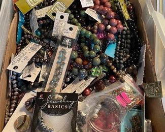 Jewelry making beads ! Tons!