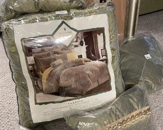 Waterford UNUSED King comforter set with 4 decorative pillows