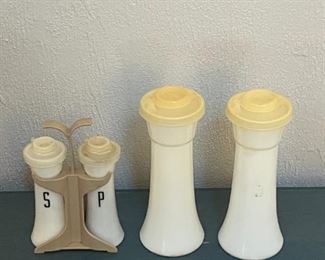 Vintage Tupperware S & P w/Caddy, Vintage Tupperware S & P