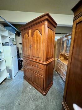 $1000      Pennsylvania House 2 Piece Solid Cherry Traditional Cabinet/Armoire MA158-3       Description:  2 piece cabinet comprising 4 doors and a total of 5 drawers . This piece of furniture, in solid cherry wood with ample storage and could be transitioned into a fabulous dry bar, armoire/wardrobe and/r media cabinet complete with interal electrical. 

Dimensions: Total: 51 x 24.5 x 88.5 H in 

Upper: 48.5 x 25 x 45.5 H in 
Lower:505 x 24.5 x 42.75
Condition: Item is in very good condition with only minor superficial signs of wear associated with age and use. 

Location: Local pick up only West Linn, OR. Located in the garage for easy access. Visit our "Need a shipper" tab or contact us for shipper suggestions.      https://goodbyhello.com/products/copy-of-drexel-heritage-large-media-cabinet-armoire-ma158-2?_pos=15&_sid=4b6b24362&_ss=r