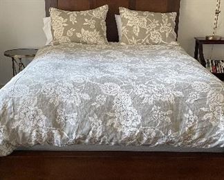 Queen Size Wood Bed Frame. Photo 1 of 2. 