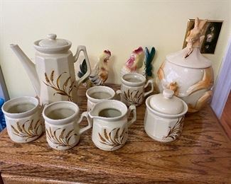 Wheat pattern tea set, McCoy cookie jar, vintage hen and rooster