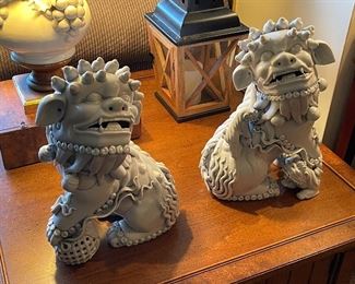 Foo dog statues 