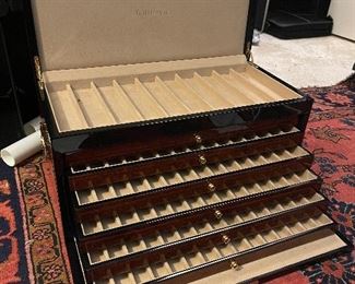 The holy grail of pen storage boxes.. the Venlo Company 100 pen storage trunk ! 