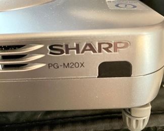 SHARP 9G-M20X PROJECTOR W/CASE