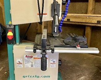 GRIZZLY 9" BENCHTOP BANDSAW
