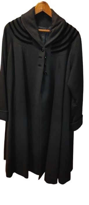 Stunning vintage wool coat with black glass buttons & black velvet accents