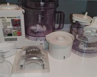 Super nice Braun food processor with ALL PARTS