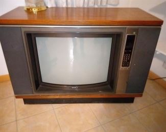 Funky mod tv. Turns on. Come and make us an offer! 