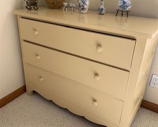 Chest of drawers 
Measures 40” wide, 18” deep, 30 1/2” tall