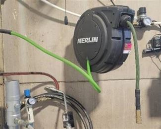 Merlin 3/8in x 50ft Enclosed Retractable Air Hose Reel