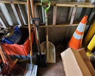 Lot of 4 Assorted Shovels