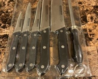 6 pc Knife set with Sharpener $15