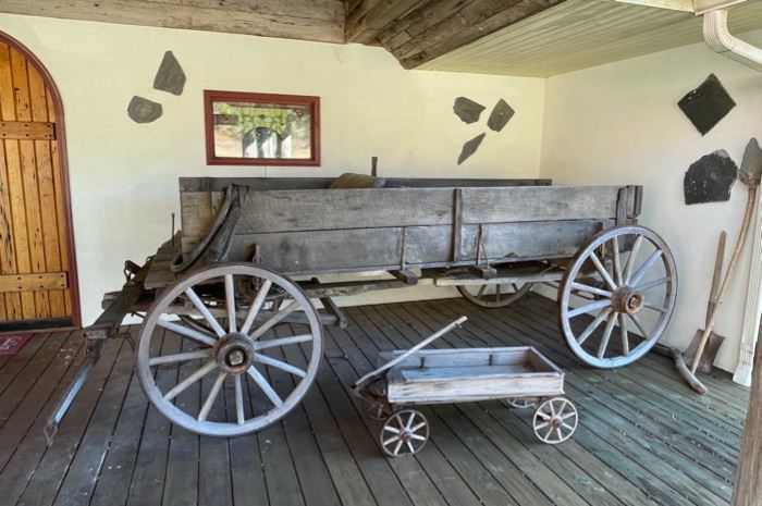 12' antique buckboard wagon