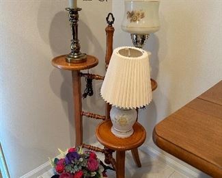 WOOD PLANT STAND, LAMPS