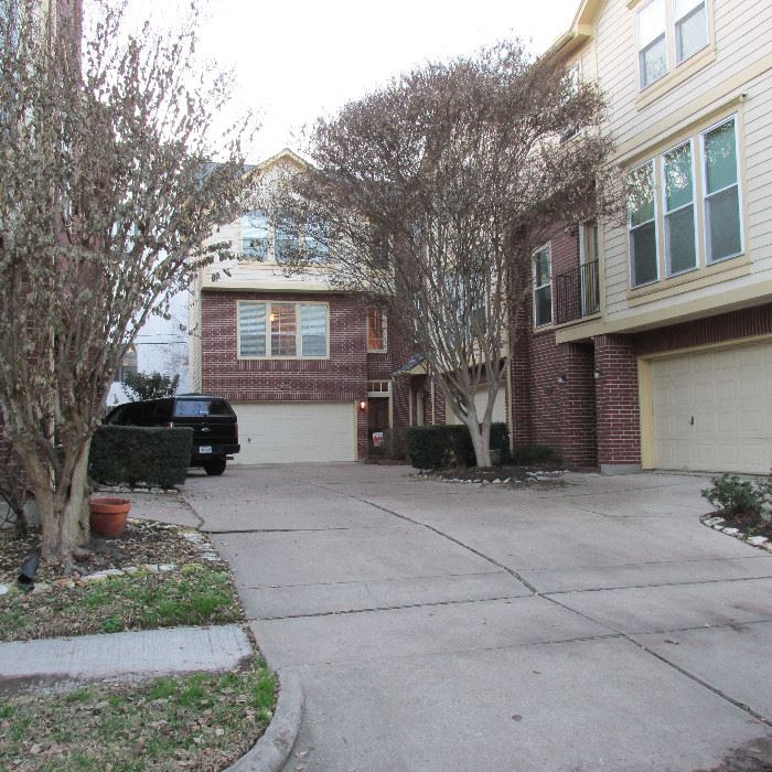 Townhome in Montrose/Garage with Tools. Accessorie... starts on 1/14/2023