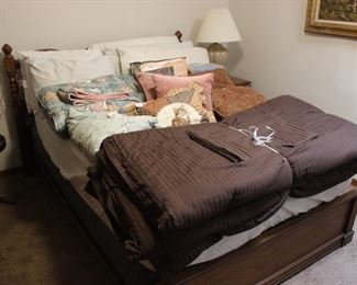 LINENS AND QUEEEN SIZE BED