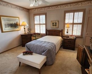 Vintage Twin Bedroom Set
