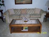 Brookwood 3-cushion Tufted Back Sofa