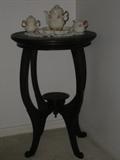 Antique Mahogany Accent Table with drop center flower stand