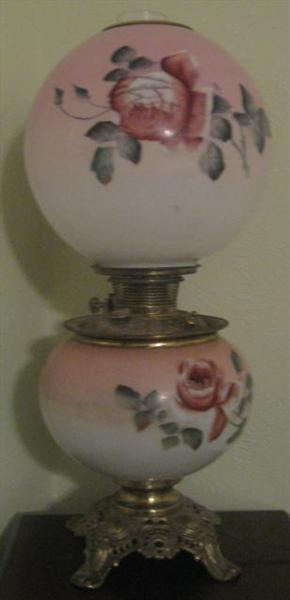 Antique "Gone With The Wind" lamp