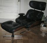 Mahogany Bend Wood - Black Leather Lounge Chair with Ottoman