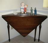 Harden Furniture Solid Cherry Drop Side to Triangle "Hankerchief" Gate Leg Table