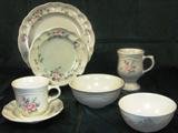 Pfaltzgraff Dinnerware:
Dinner Plate 11
Salad Plate 10
Soup/Cereal Bowl 12
Ice Cream/Dessert Bowl 4
Cups & Saucers 11
Pedestal Mugs 4
