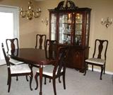Bassett Mahogany Dinning Room Suite: China Cabinet, Oval Table with 6 Chairs