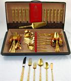 Supreme Cutlery by Towle "Golden Cane" 23kt Gold Vermai on fine Stainless 6 piece Place Setting Service for 12:  Dinner Knife (12), Teaspoons/Place Spoons (24), Oval Soup Spoons (12), Dinner Fork (12), Salad Forks (12) and Individual Butter Knife (12)

Serving Piecea:  Salad/Casserole Spoon, Salad Fork, Slotted Serving Spoon, Serving Spoon, Pastry Server, Gravy Ladle, Sugar Spoon & Cocktail Fork