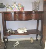 Serpentine Front Mahogany Server with Cabriole legs ending with a Claw-and-Ball Foot. This is a Matching piece to the Sideboard