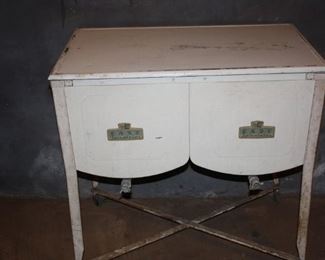 Awesome Galvanized Spinalator Double Tub in great condition 