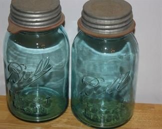 2There are 4 Blue perfect Mason Jars one is a #13