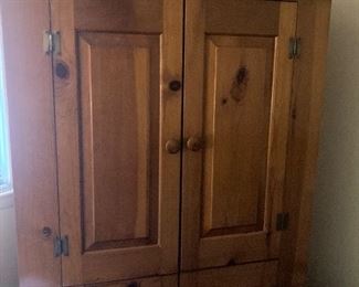 Storage cabinet