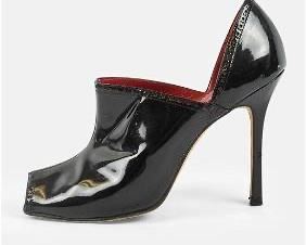 MANOLO BLAHNIK Black Patent Leather Heels Size 7.5