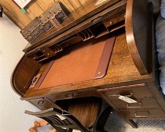 Early 1900's C Curve Roll Top Bankers Desk. Very Beautiful!!