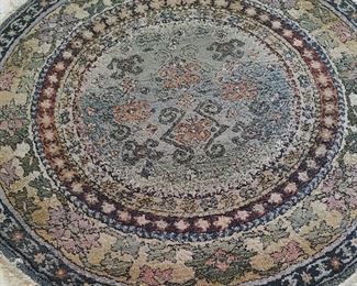 60 Round Rug