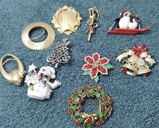 Christmas Pins Scarf Rings