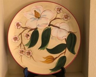Main Level
Hand painted plate 