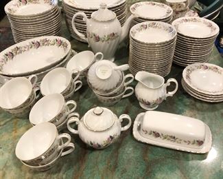 Set of Creative China in the Regency Rose pattern