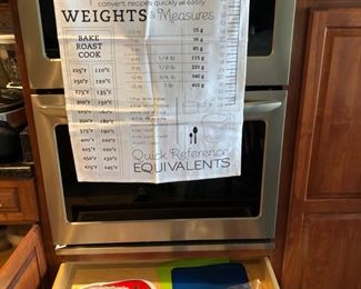 Fabric sign quick reference for equivalent measurements.  Santa placemats and Safe Grab silicone hot pads/pot holders