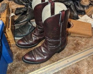 Cowboy boots size 10 1/2