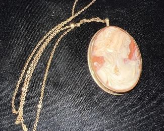 Marked 14K Gold Cameo Pendant/Pin