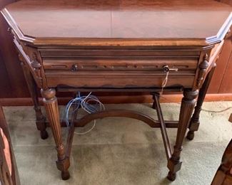 Atwater Kent 60 Radio Table 