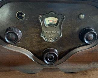 View of Knobs of the Atwater Kent Radio table 