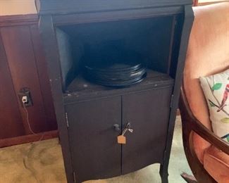 " The Freeman" Silvertone Phonograph (non-working condition) 